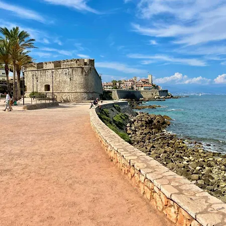 Deux Pieces Port Vauban - Vieil * Antibes